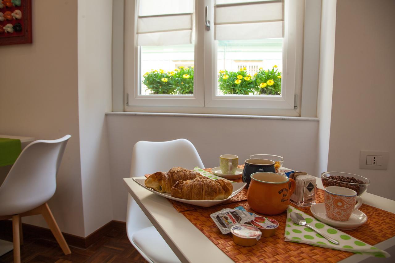 ナポリ 319 Al Duomo Bed & Breakfast エクステリア 写真