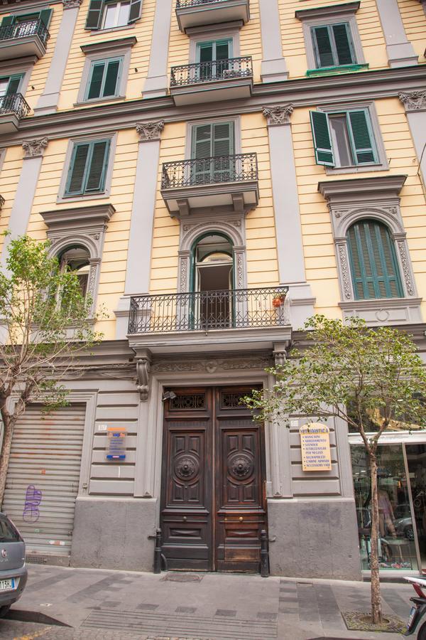 ナポリ 319 Al Duomo Bed & Breakfast エクステリア 写真